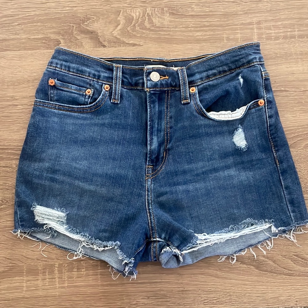 Levi’s cutoff shorts